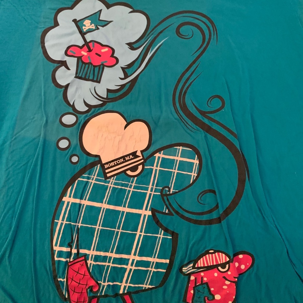 XL Johnny Cupcakes shirt
